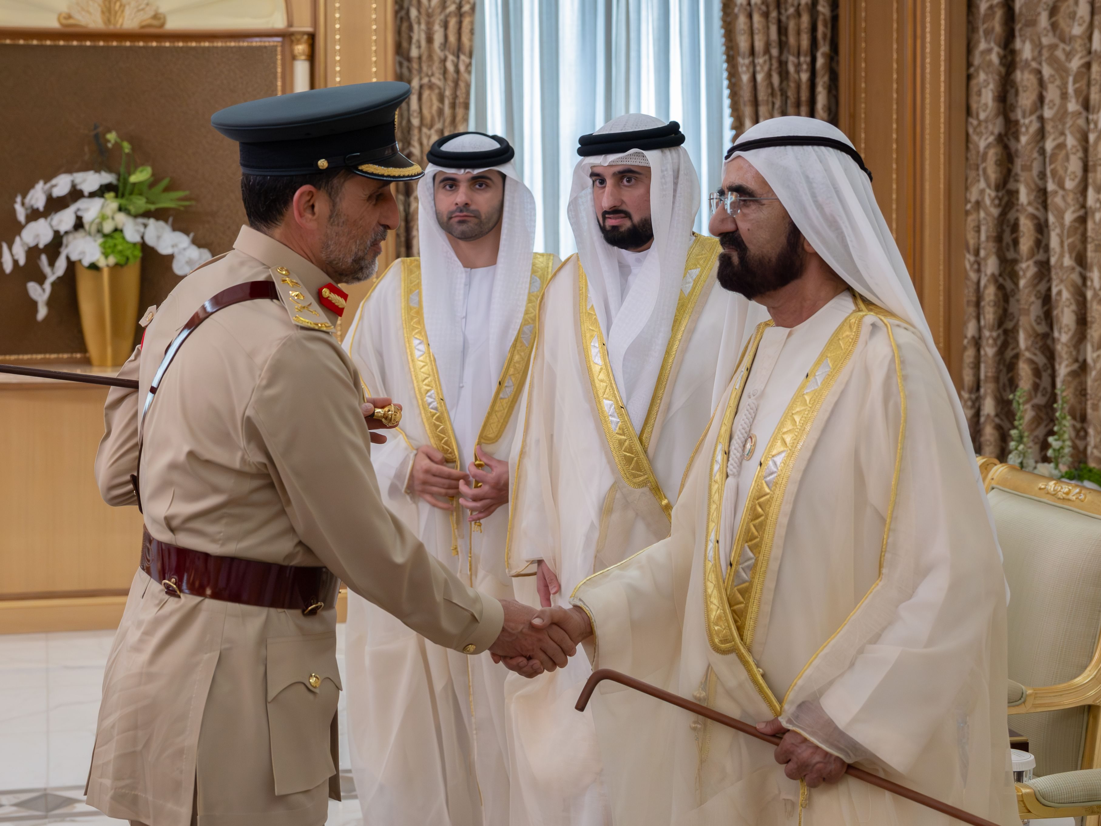 محمد بن راشد يستقبل المهنئين بعيد الأضحى المبارك