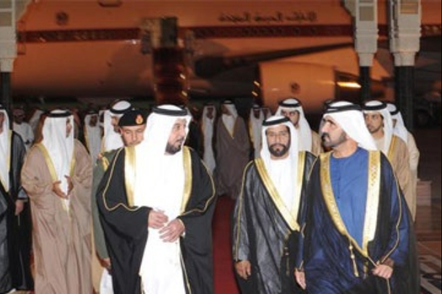 محمد بن راشد يشهد كلمة عبدالله بن زايد في القمة الحكومية
