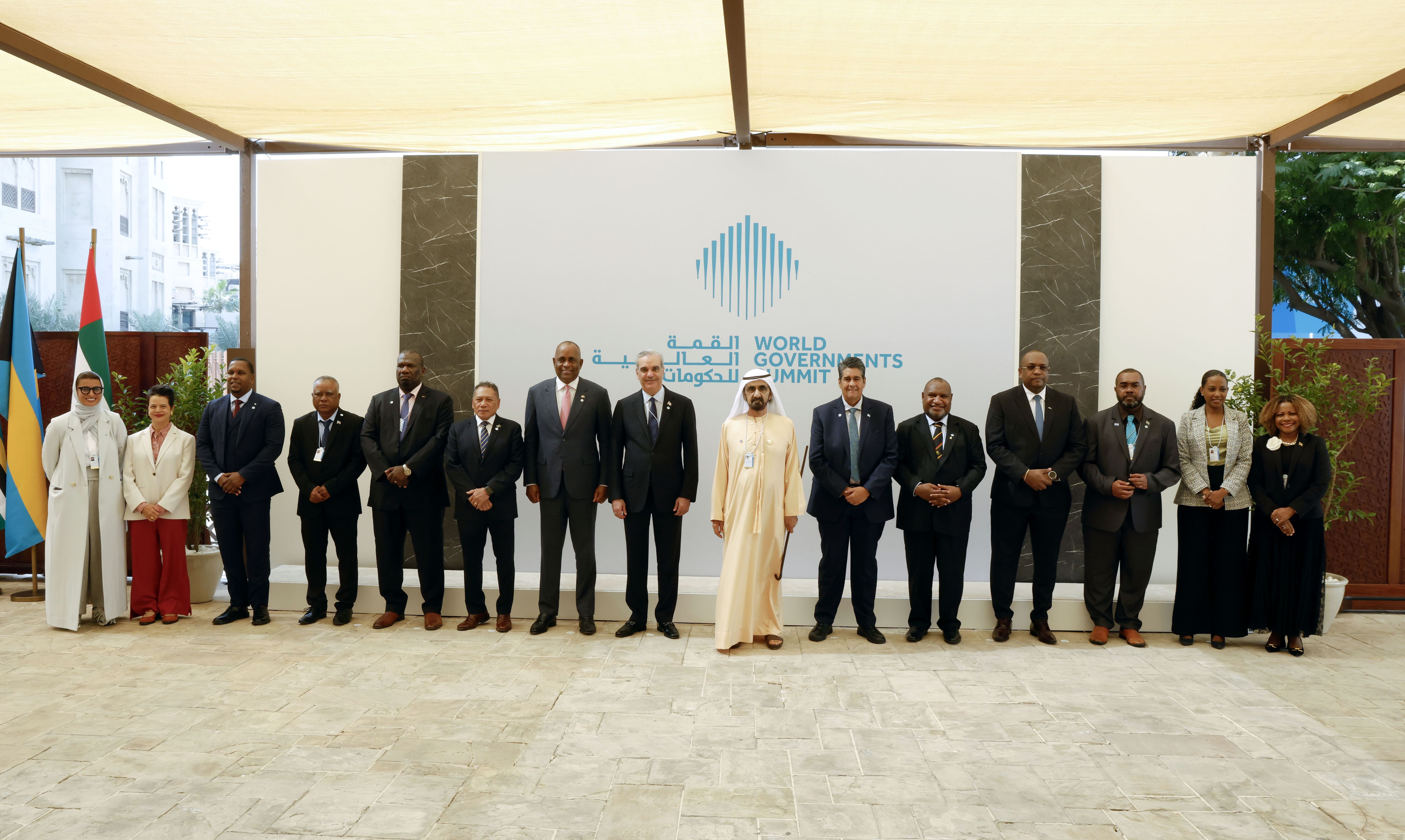 محمد بن راشد يلتقي رؤساء دول وحكومات منطقة الكاريبي والمحيط الهادي المشاركين في القمة العالمية للحكومات 2026