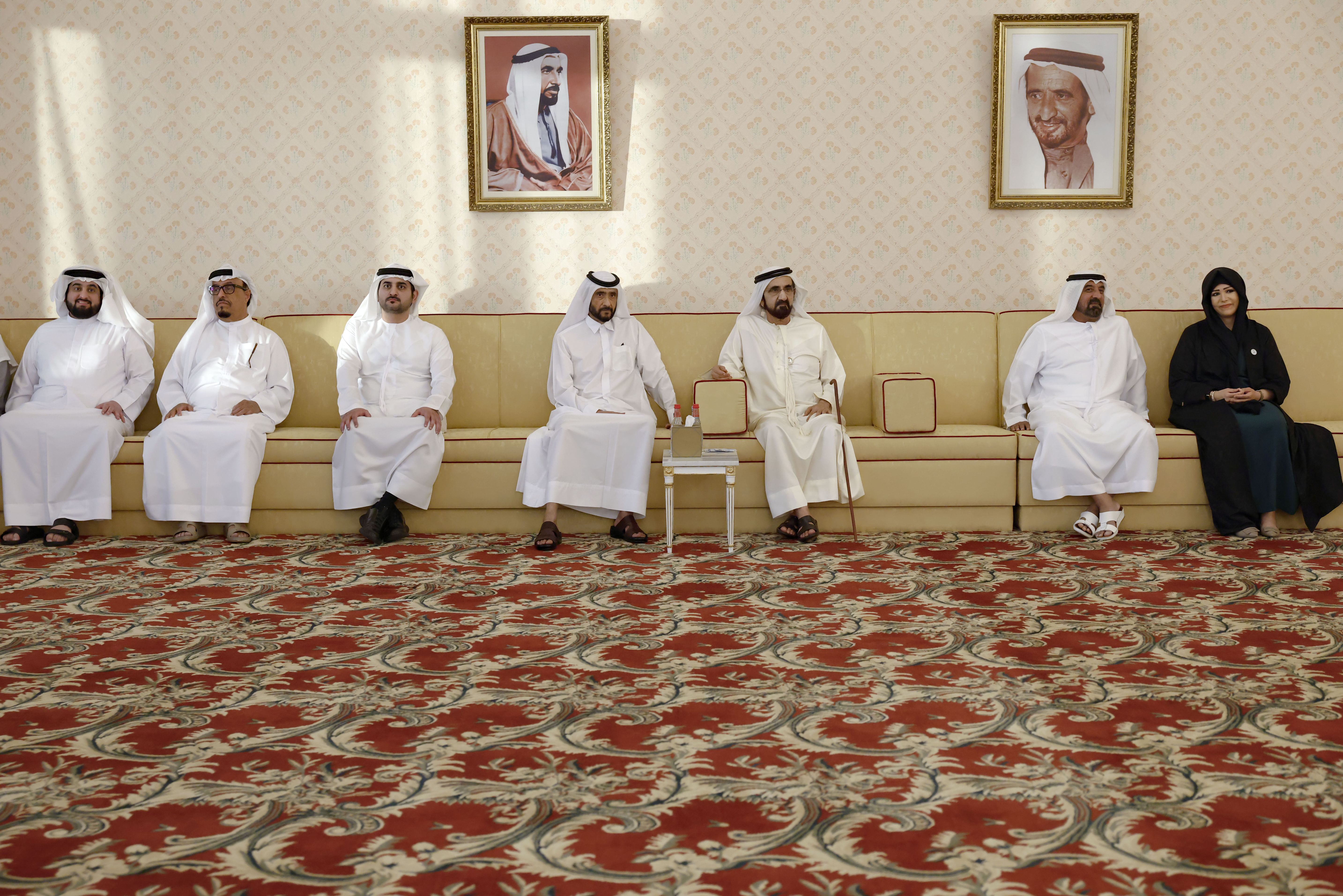 Mohammed bin Rashid receives local dignitaries, businessmen, senior officials