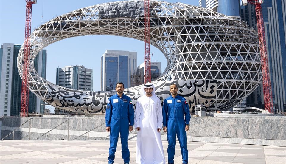 Hamdan bin Mohammed receives first Emirati astronauts