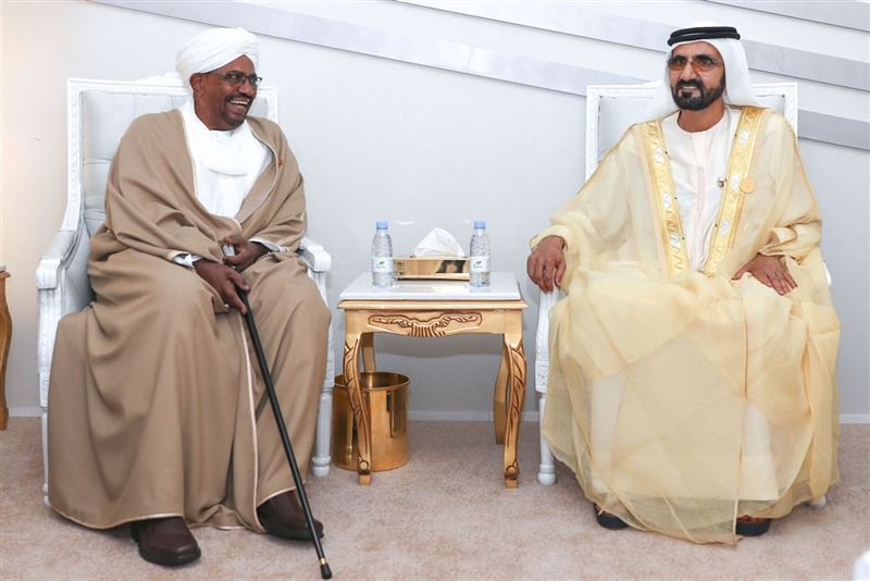 Mohammed bin Rashid meets with Sudanese President on sidelines of 29th Arab Summit