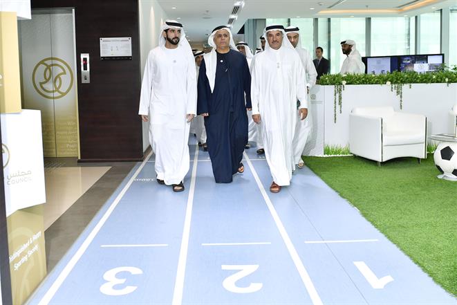 Hamdan bin Mohammed visits Headquarters of Dubai Sports Council