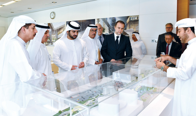 Maktoum bin Mohammed reviews the “Gate Avenue” project