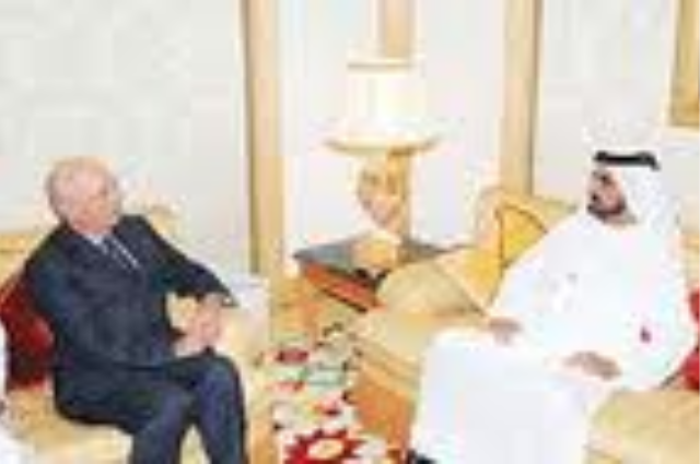 حمدان بن راشد يشهد حفل تخريج طلاب وطالبات مدرستي المواكب والدولية للعلوم والفنون