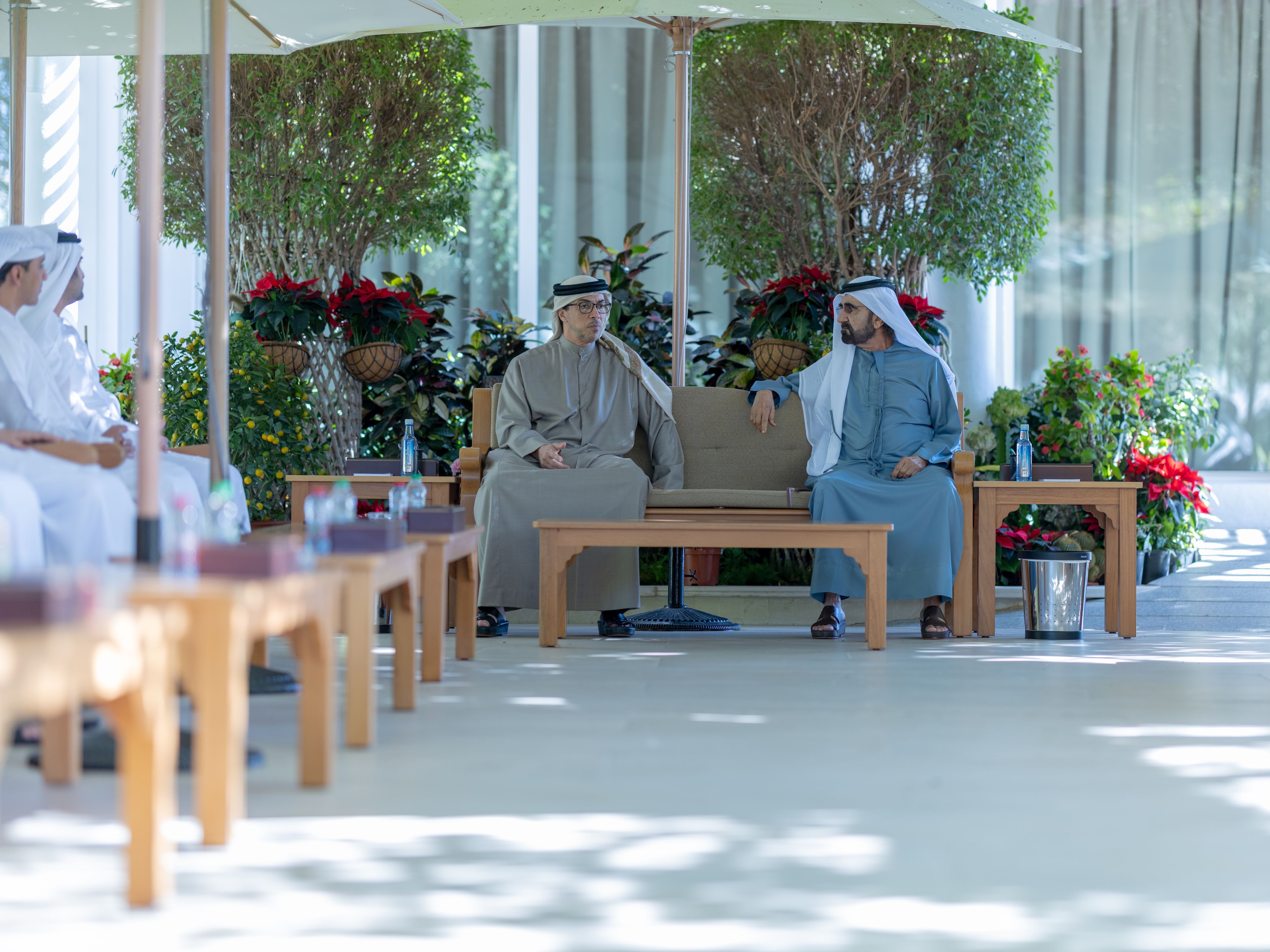 محمد بن راشد يلتقي منصور بن زايد ويبحثان آفاق التنمية الشاملة لرفعة الوطن وخدمة المواطن