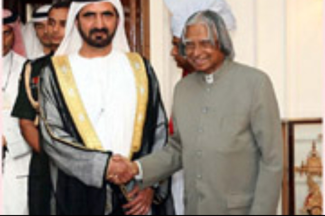 محمد بن راشد يستقبل ضيوف حفل تخريج "زايد العسكرية"