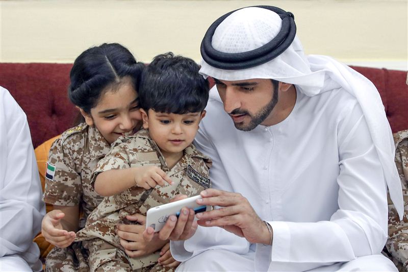 Hamdan bin Mohammed extends condolences to families of the two martyrs Al Mesmari and Al Marasheda