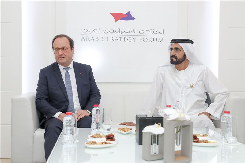 Mohammed bin Rashid receives François Hollande on sidelines of Arab Strategy Forum