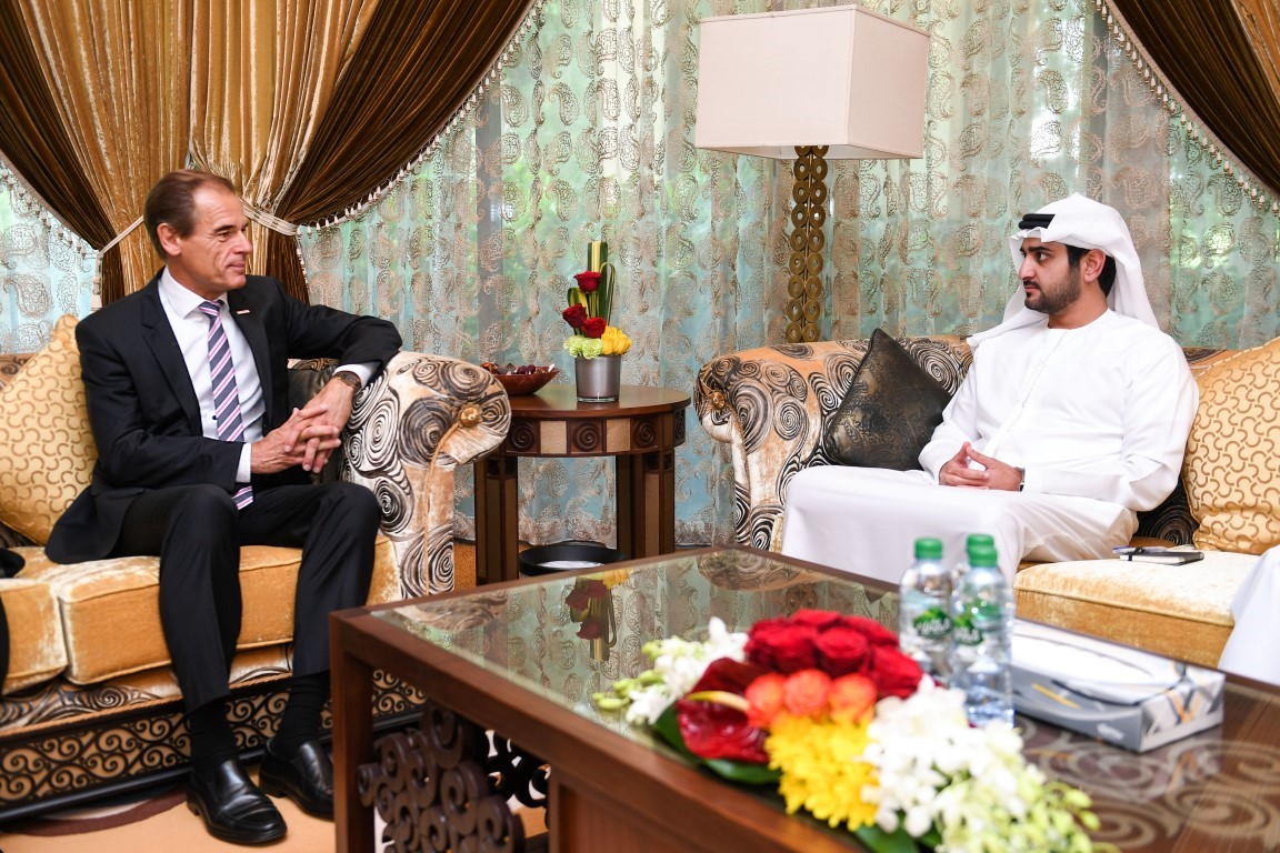 Maktoum bin Mohammed receives Bosch Chairman