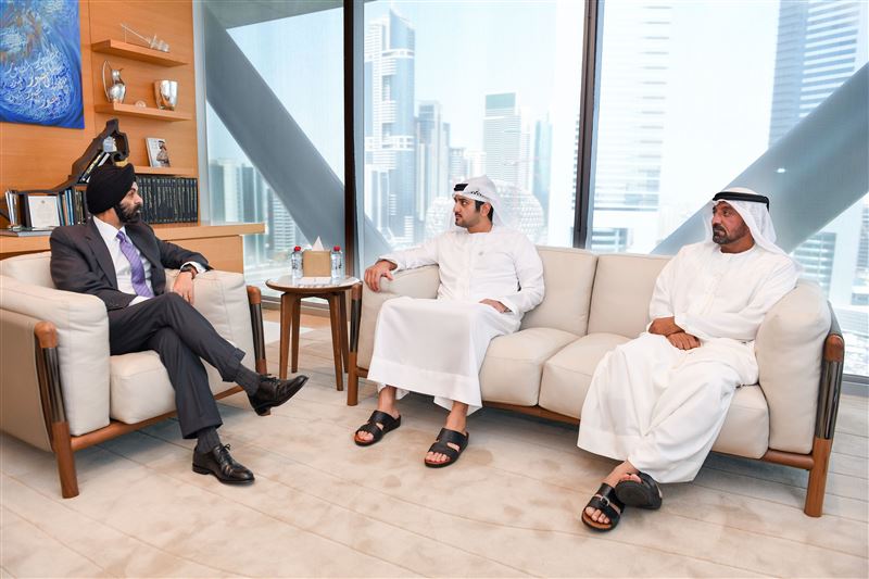 Maktoum bin Mohammed receives CEO of Mastercard