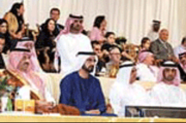 حمدان بن راشد يشهد حفل تكريم  موظفي هيئة الصحة بدبي