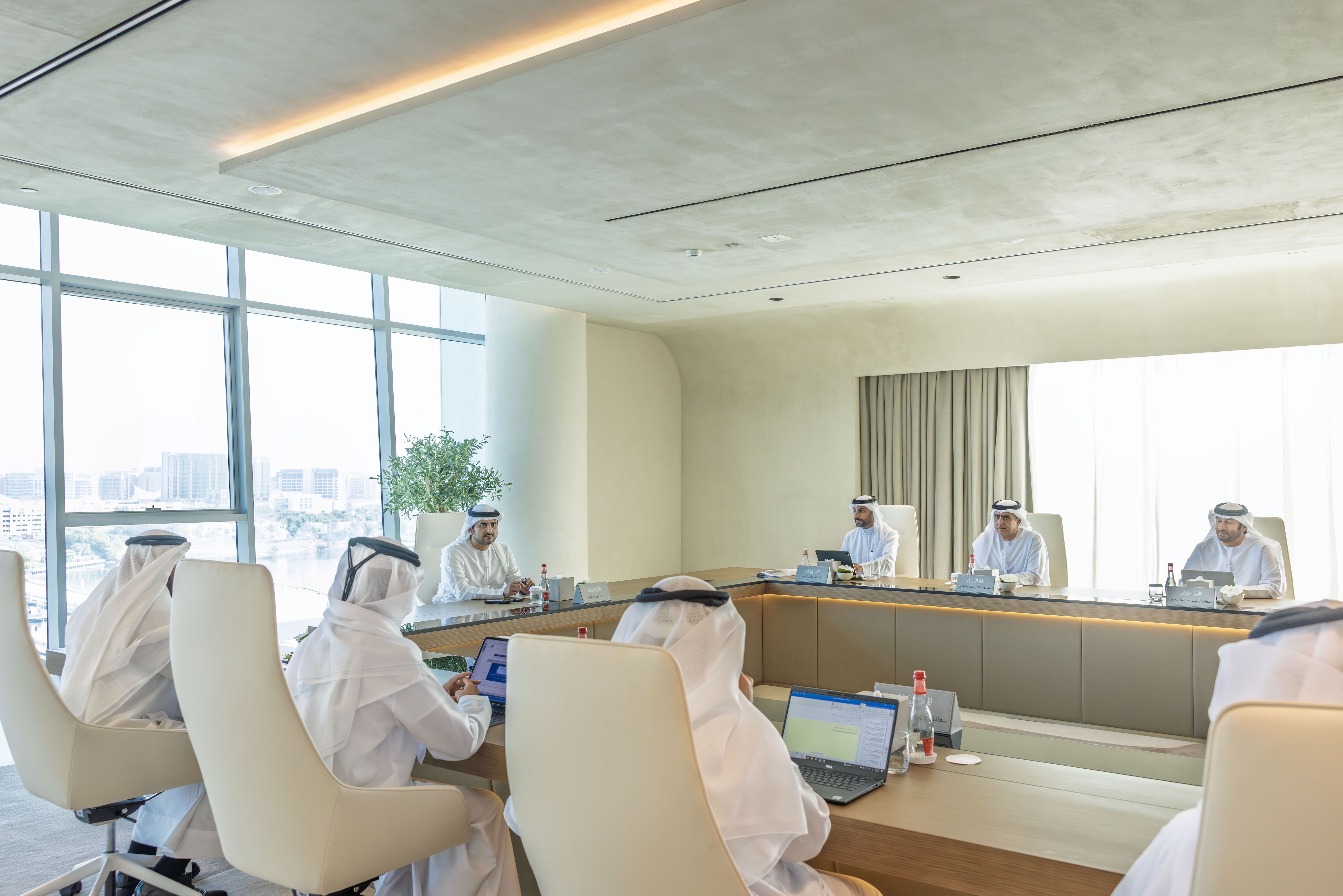 Maktoum bin Mohammed chairs meeting of Dubai Judicial Council, approves project to enhance judicial competencies