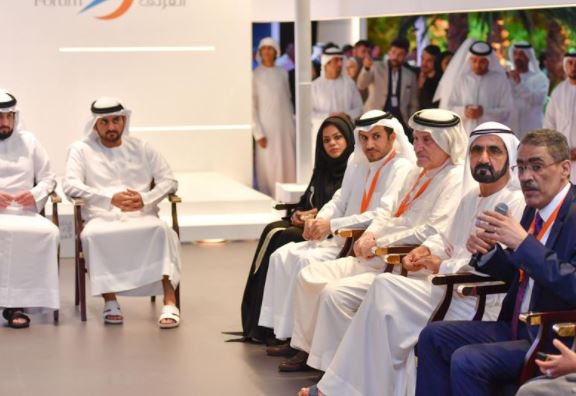 Mohammed bin Rashid meets with Arab Journalism Award board members and praises their efforts