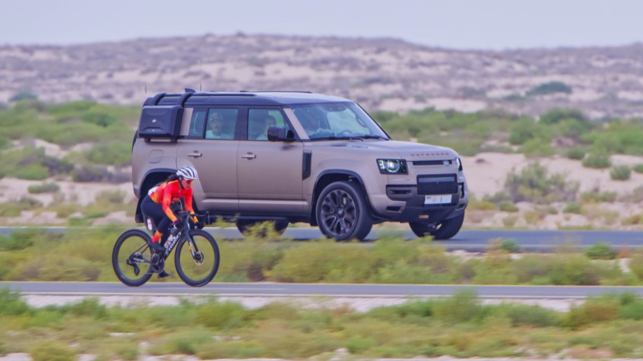 Mohammed bin Rashid attends Al Salam Cycling Championship’s Women’s Race at Al Marmoom Conservation Reserve