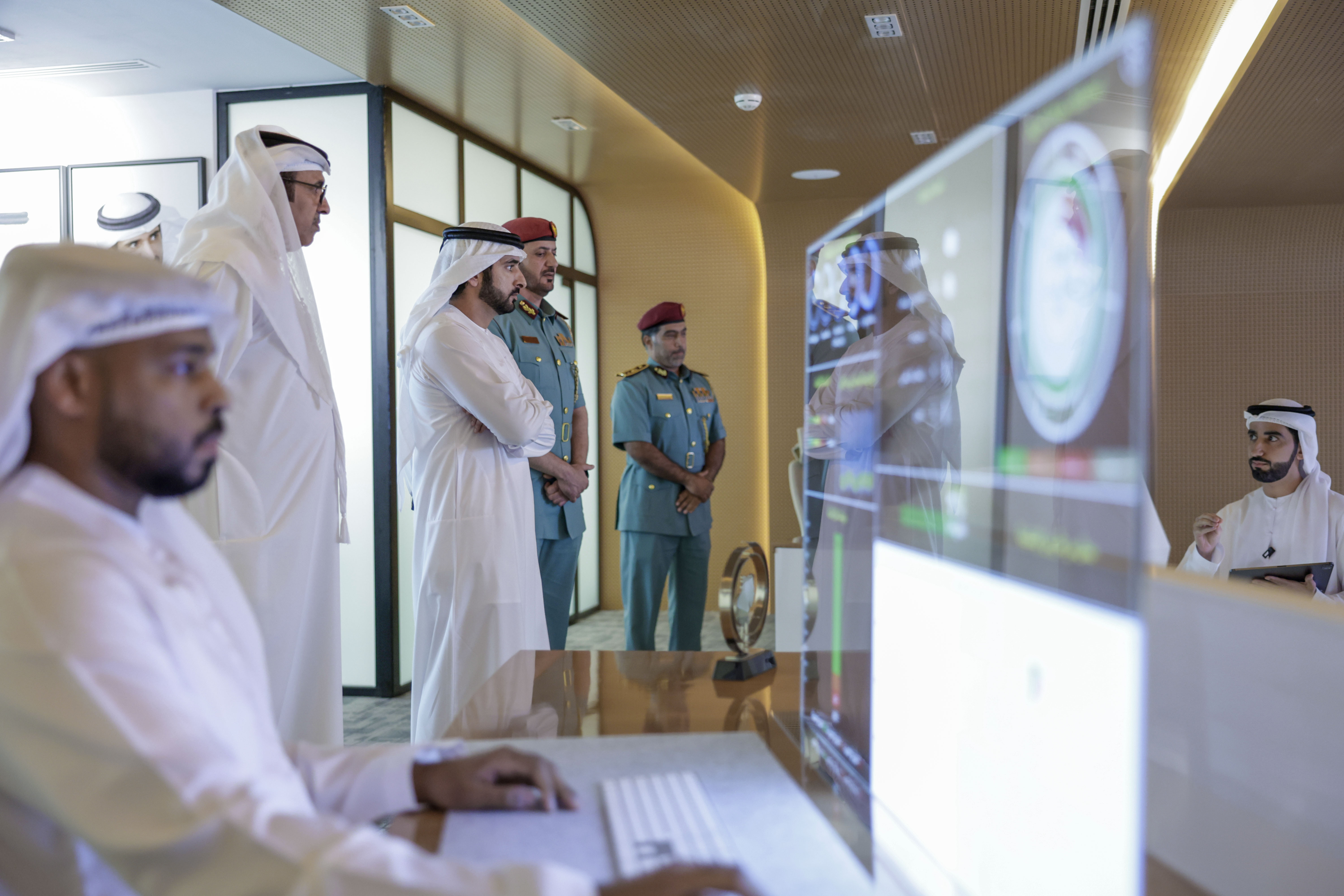 Hamdan bin Mohammed reviews strategic plans of Dubai Civil Defense