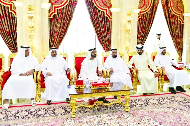 الوزراء الجدد يؤدون اليمين الدستورية أمام خليفة ومحمد بن راشد 