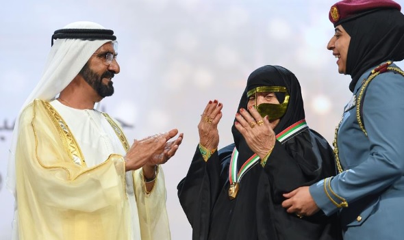Mohammed bin Rashid honors winners of Government Excellence Award 