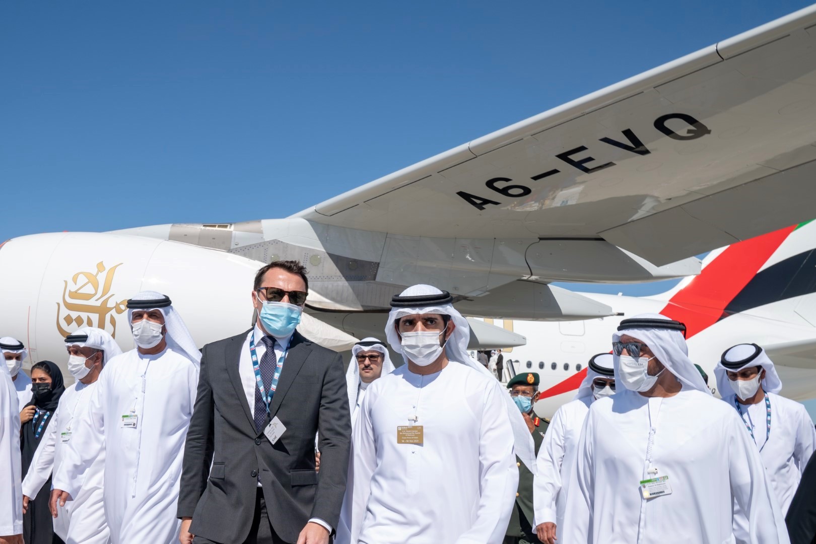 Hamdan bin Mohammed receives heads of delegations attending Dubai Airshow
