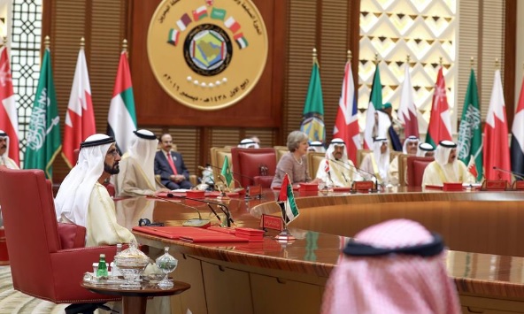 Mohammed bin Rashid chairs UAE delegation at GCC-UK Summit on sideline of 37th "Cooperation" Summit