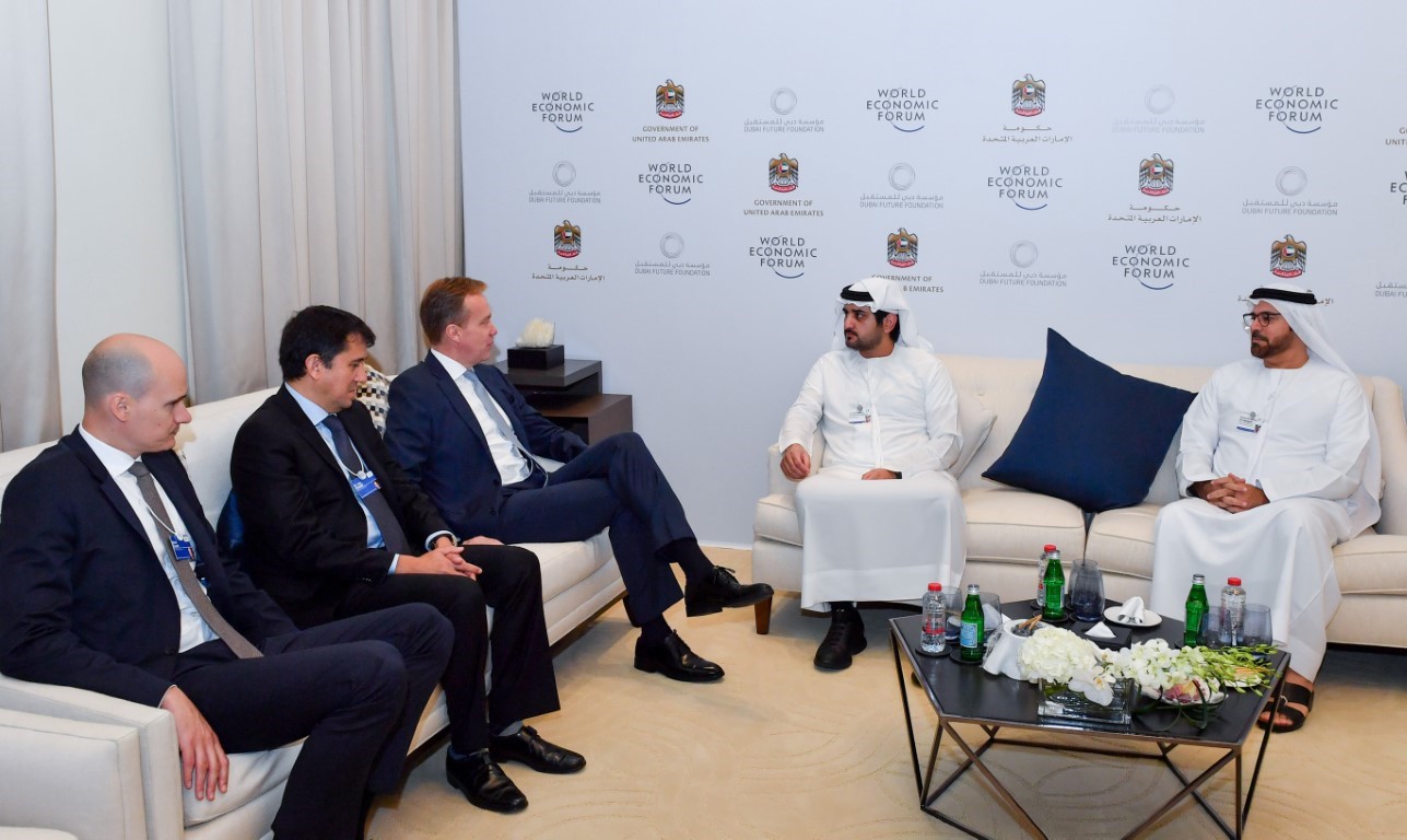 Maktoum bin Mohammed, World Economic Forum President discuss cooperation