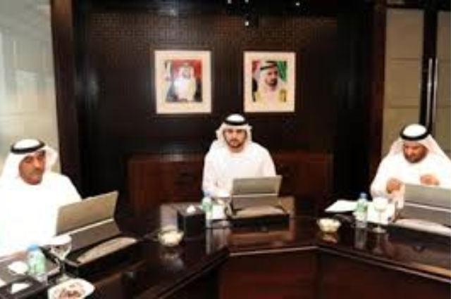 خليفة ومبارك يعقدان جلسة مباحثات في حضور محمد بن راشد