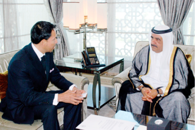 محمد بن راشد يستقبل سعود بن صقر القاسمي