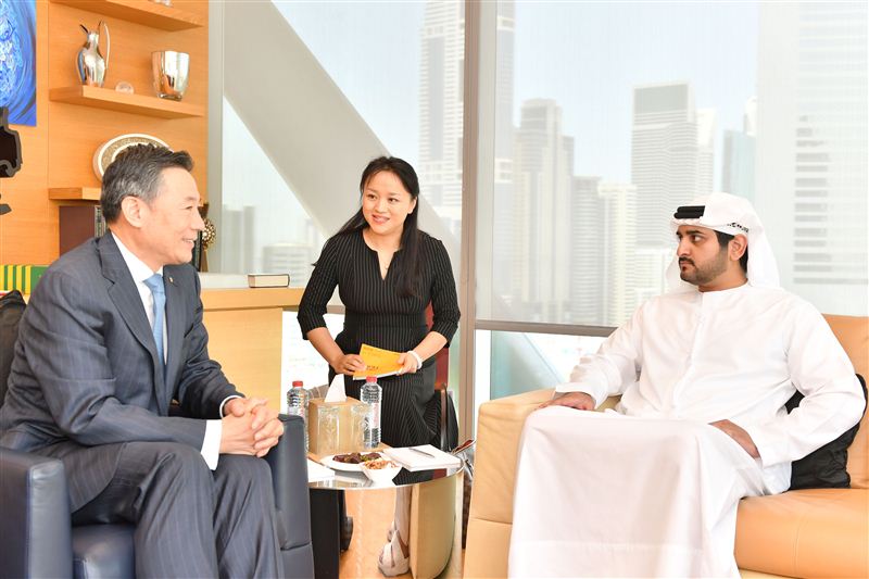 Maktoum bin Mohammed receives Vice Chairman, CEO and President of China Construction Bank