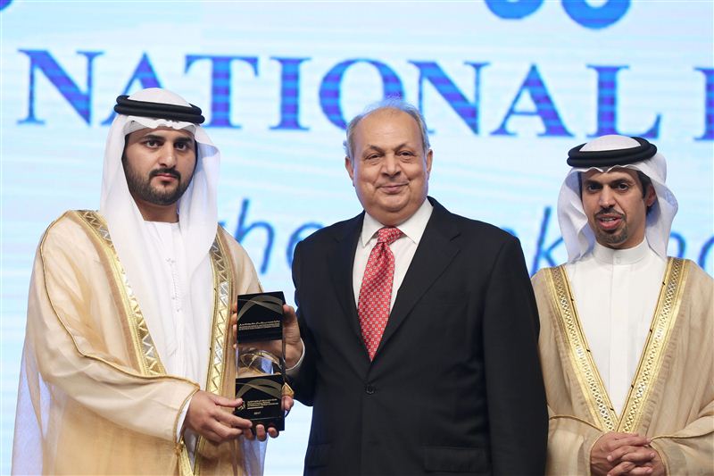 Maktoum bin Mohammed honors companies winning Mohammed bin Rashid Al Maktoum Business and Business Innovation Awards
