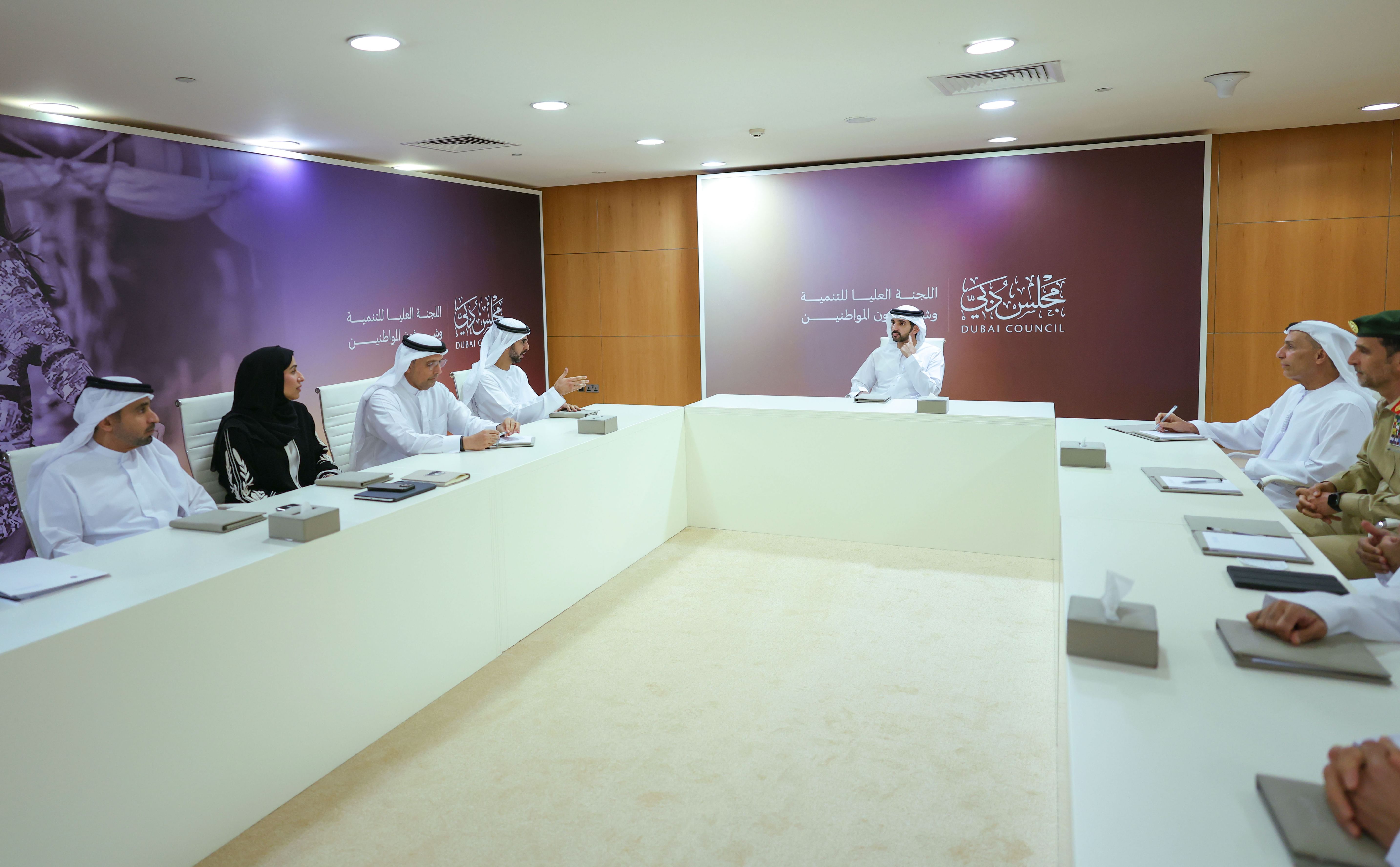 حمدان بن محمد يعتمد حزمة من المبادرات والمشاريع الإستراتيجية