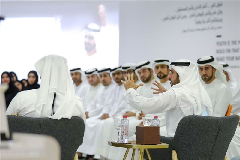 Hamdan bin Mohammed meets promising leaders from various Dubai Government entities
