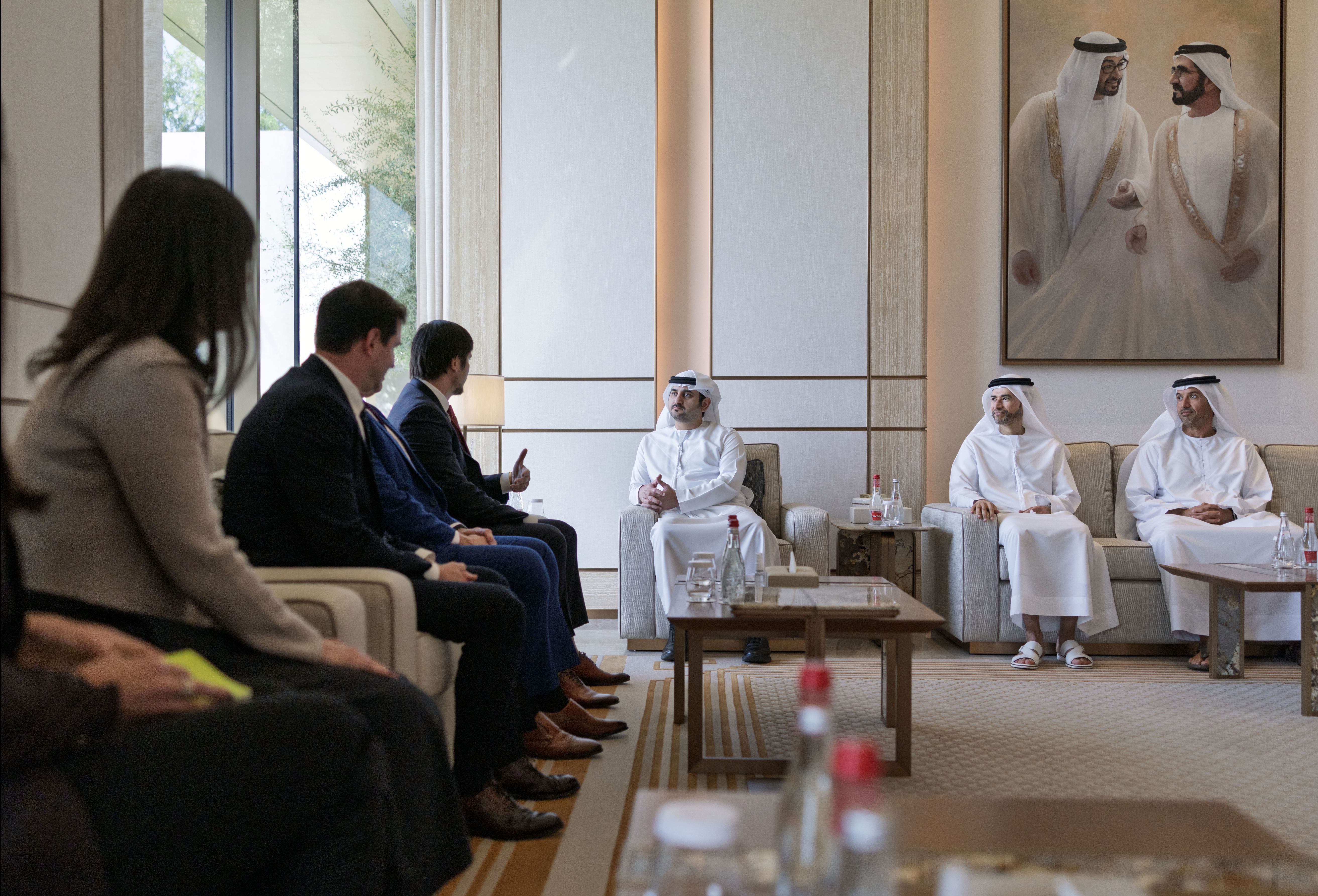 Maktoum bin Mohammed meets with CEO of Robinhood