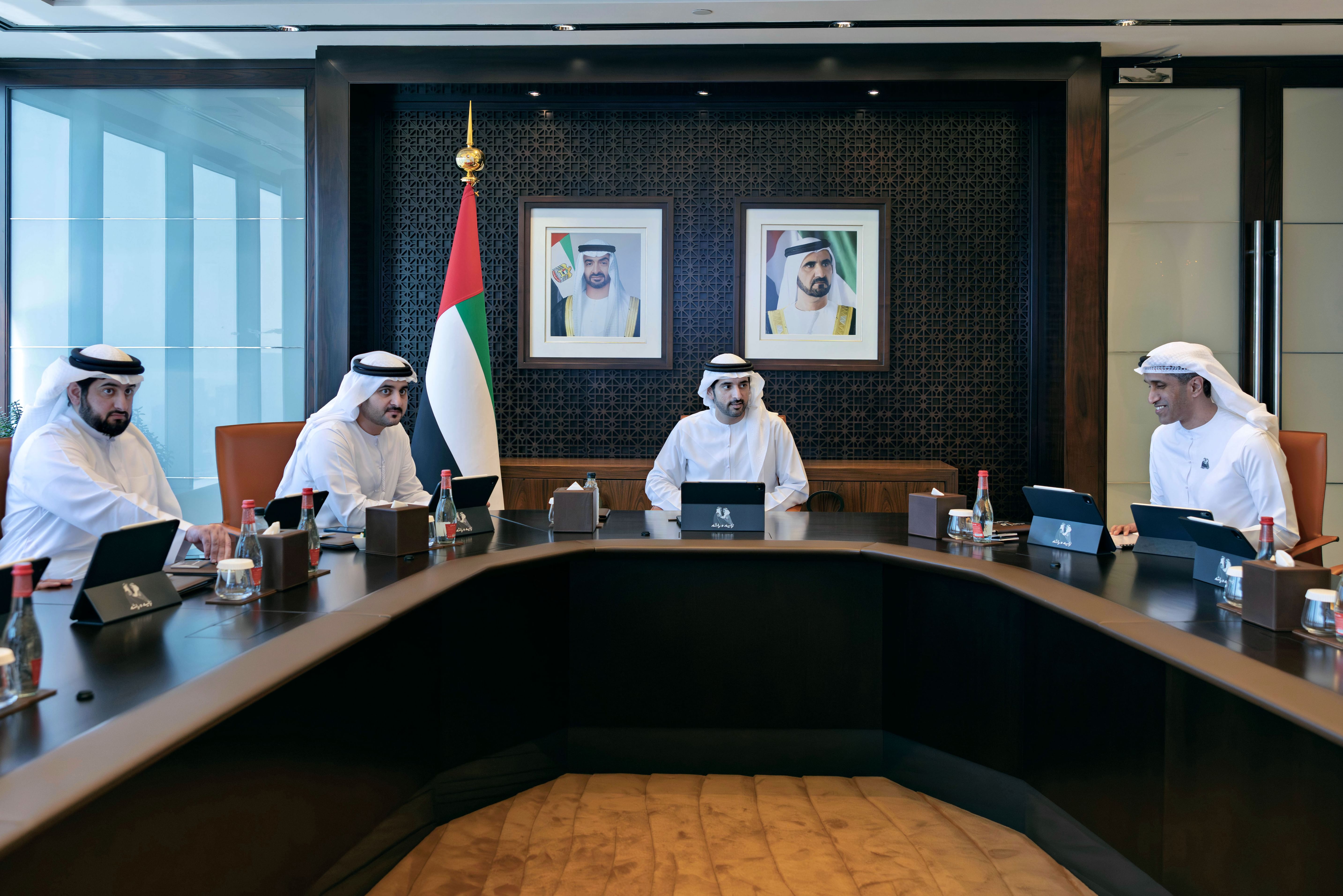 Hamdan bin Mohammed chairs meeting of Executive Council of Dubai