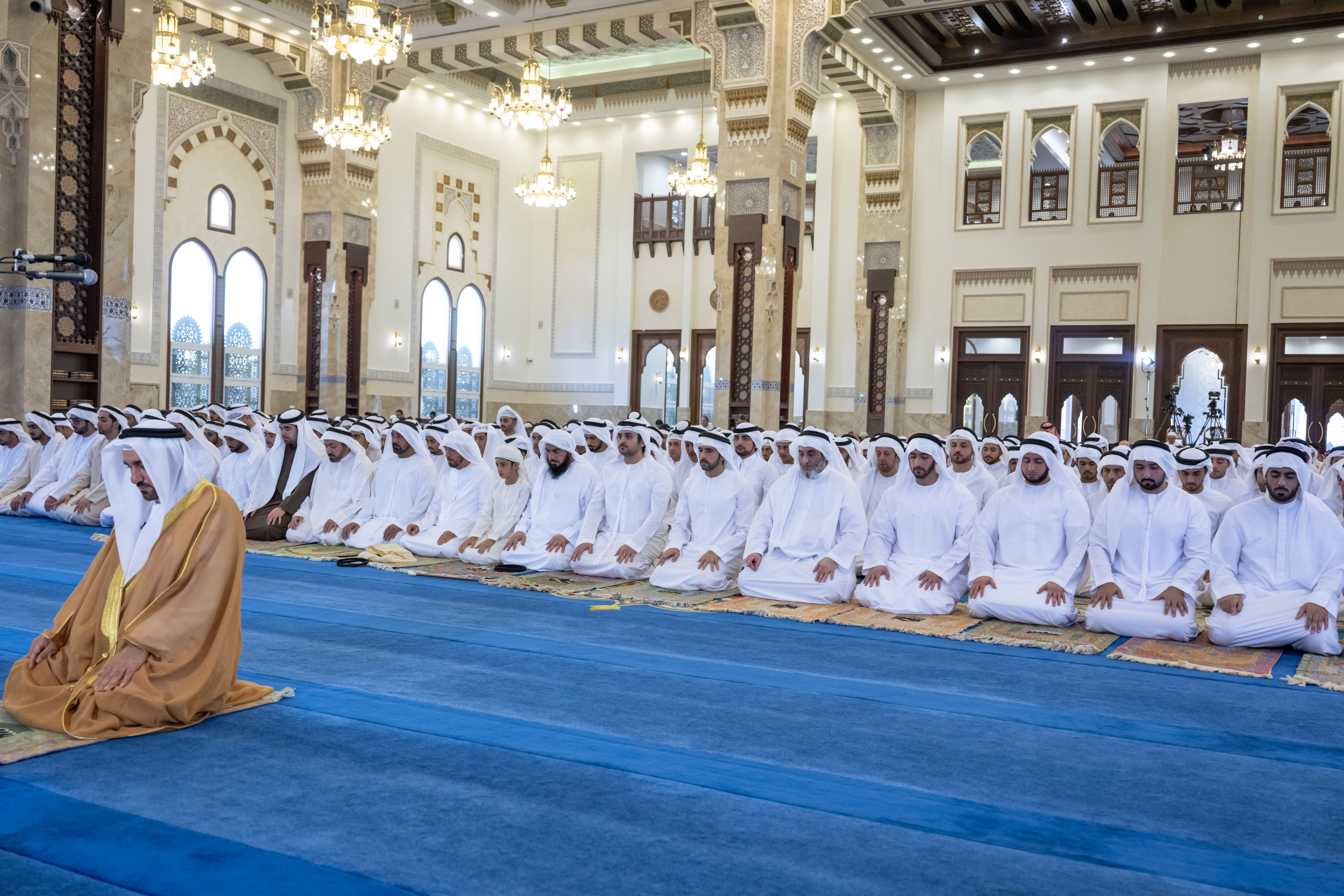 Hamdan bin Mohammed, Maktoum bin Mohammed perform Eid Al Fitr prayer at Zabeel Grand Mosque