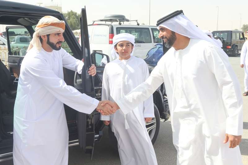Hamdan bin Mohammed attends Al Hawal and Al Zamul races