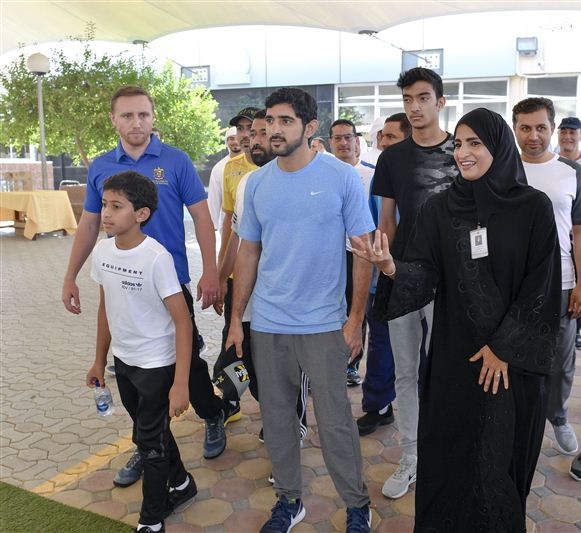 Hamdan bin Mohammed reviews preparations of school students participating in “Dubai Fitness Challenge” 