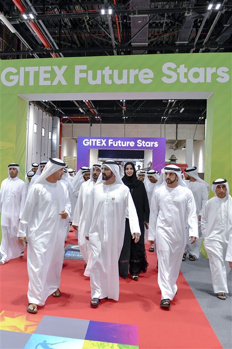 Mohammed bin Rashid visits GITEX 2017 and tours contributing platforms 