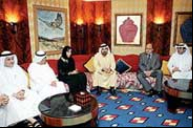 محمد بن راشد يتفقّد مبنى الكونكورس 3 في المطار ومترو دبي