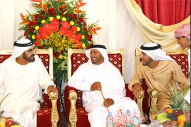 محمد بن راشد يستقبل مؤسس "دافوس" 