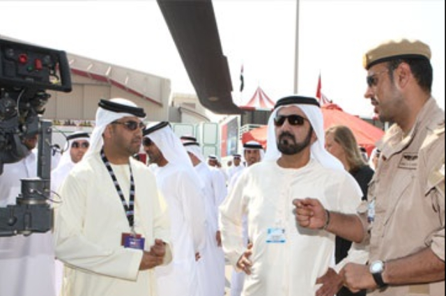 محمد بن راشد في مقدمة مودعي خليفة لقمة "أوبك" بالرياض 