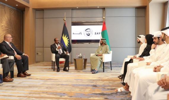 Mohammed bin Rashid receives Antigua and Barbuda's Prime Minister