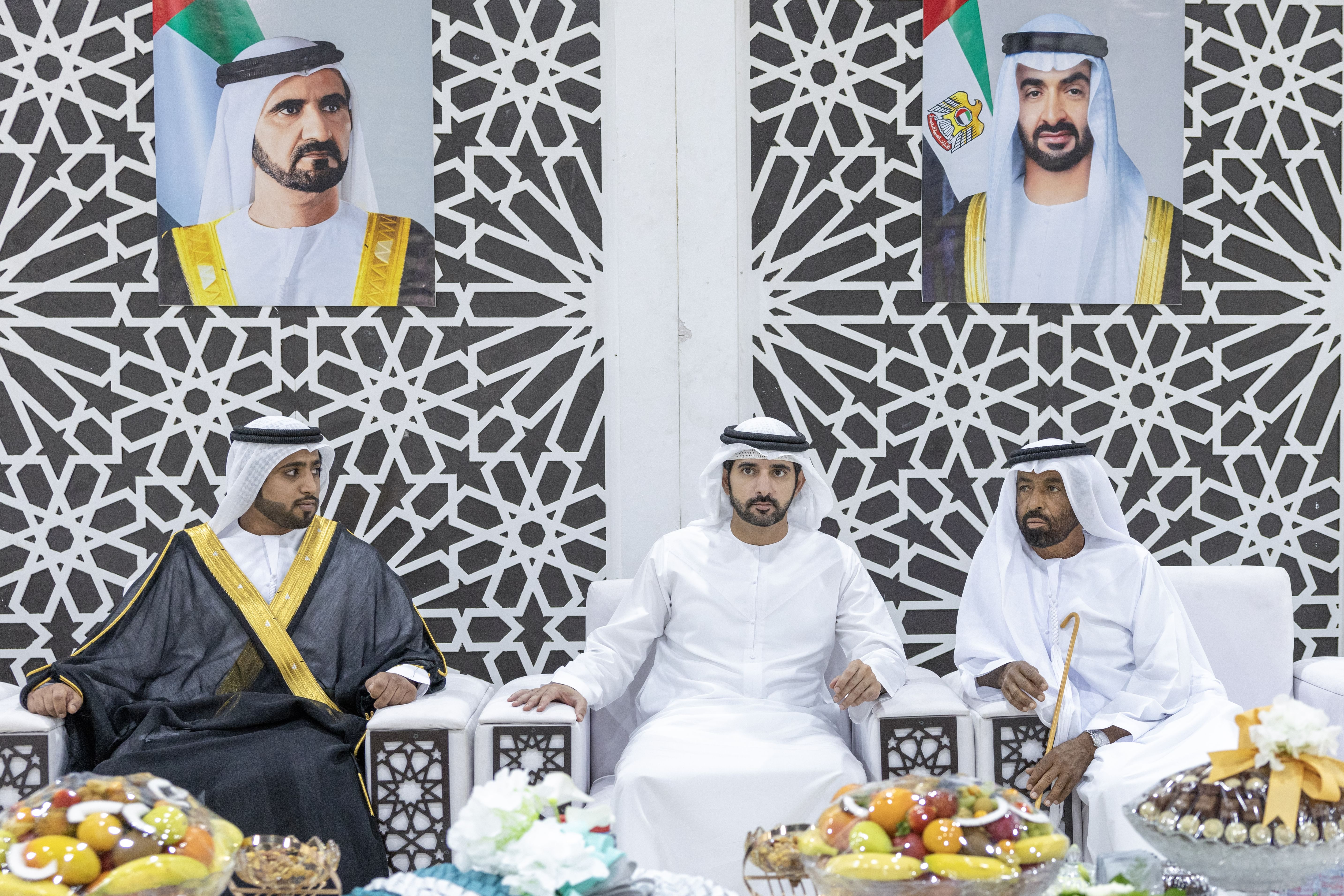 حمدان بن محمد يحضر أفراح الكتبي