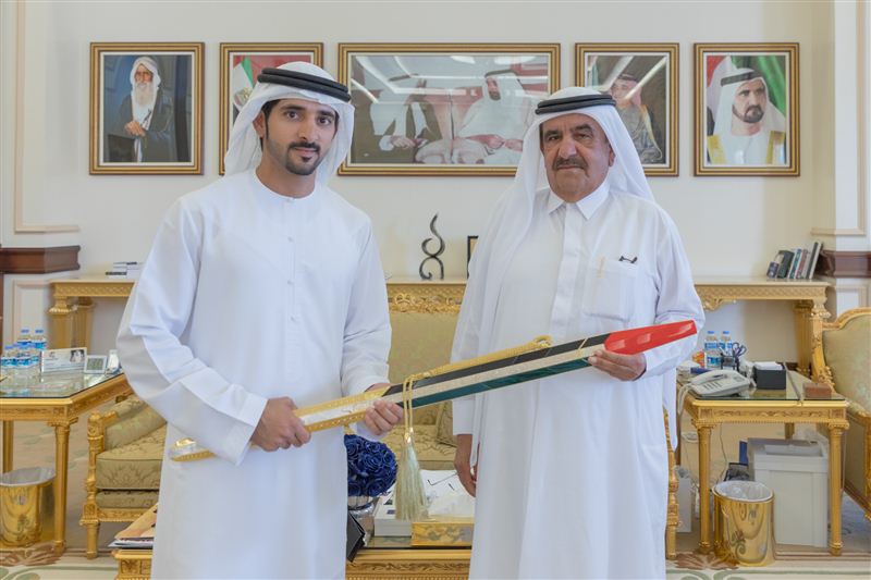 Hamdan bin Mohammed visits Hamdan bin Rashid