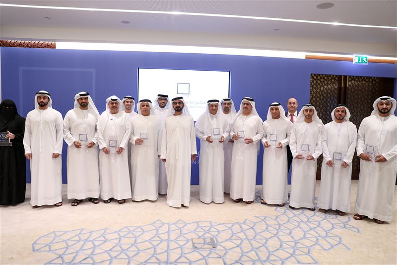 Mohammed bin Rashid honors creative ideas submitted for Smart Council