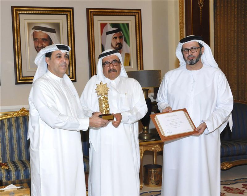 Hamdan bin Rashid honors the winners of “Watani Al Emarat Humanitarian Work Award” 