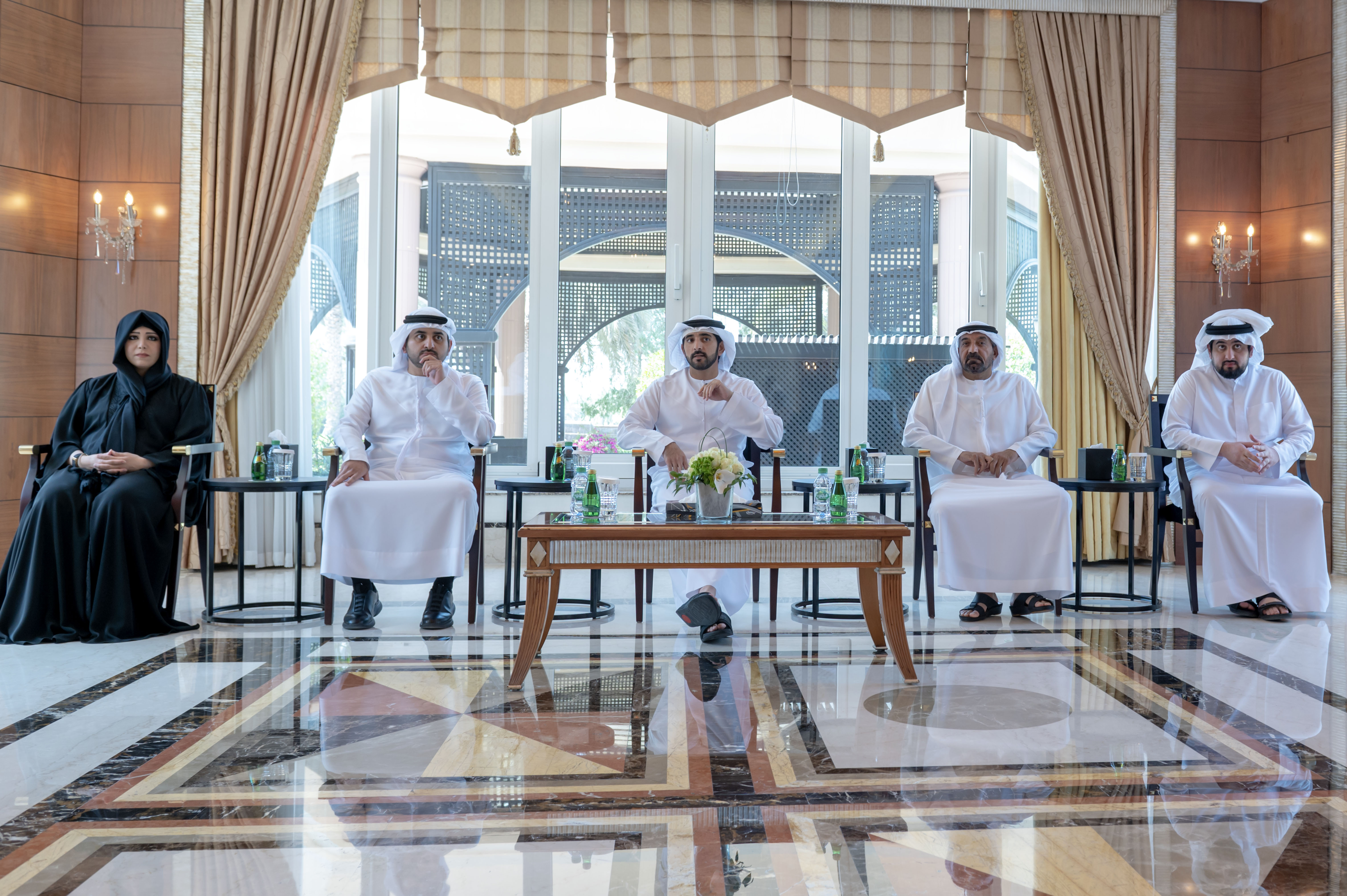 Hamdan bin Mohammed meets with heads of Dubai Government entities to explore new ways to raise government excellence