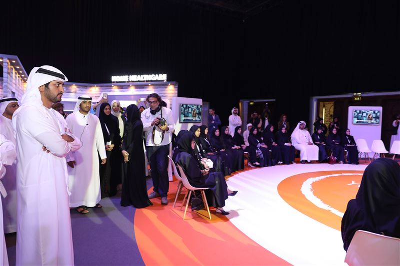 Maktoum bin Mohammed visits Dubai Health Forum