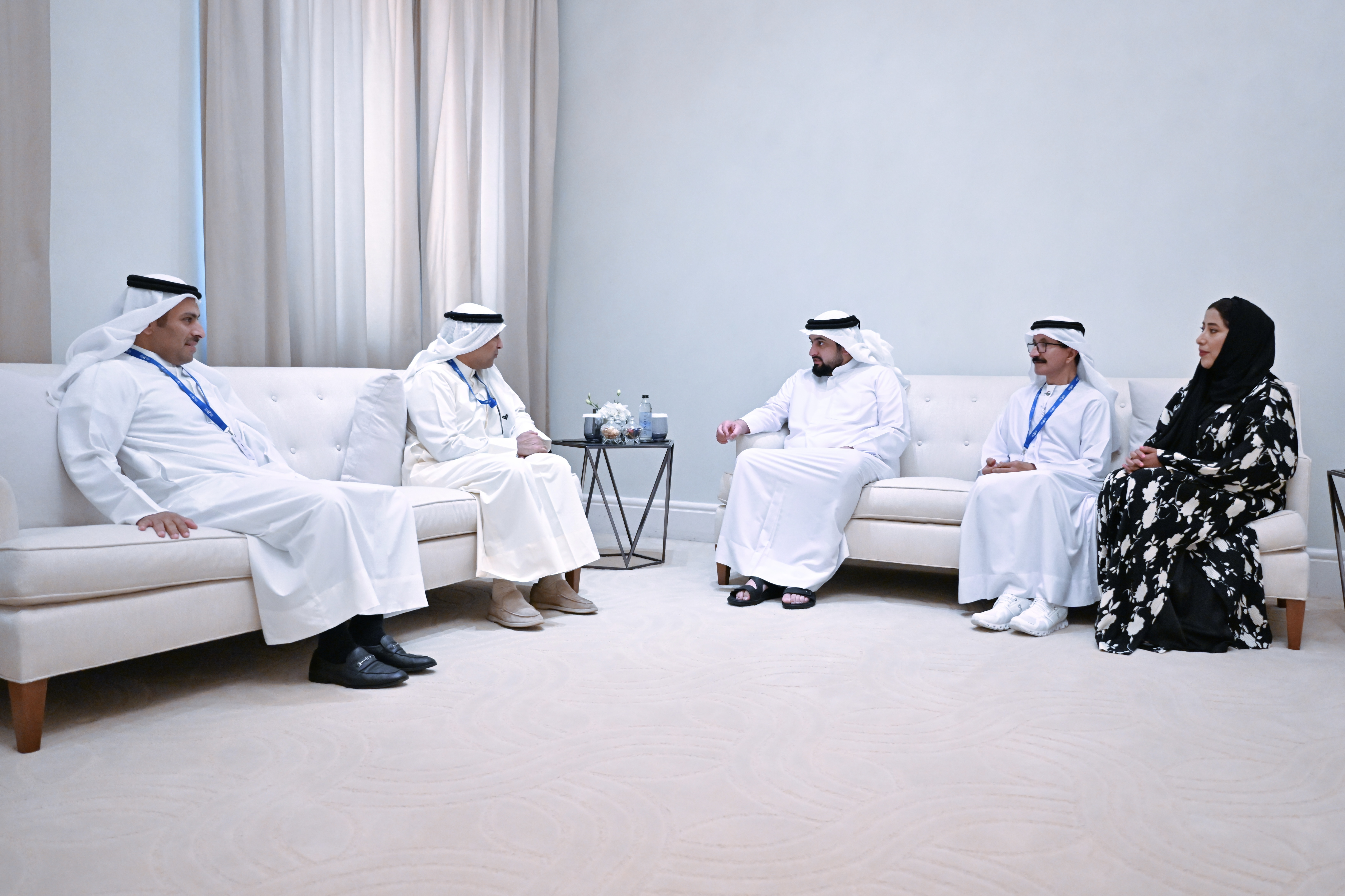 Ahmed bin Mohammed meets with Secretary-General of Gulf Cooperation Council