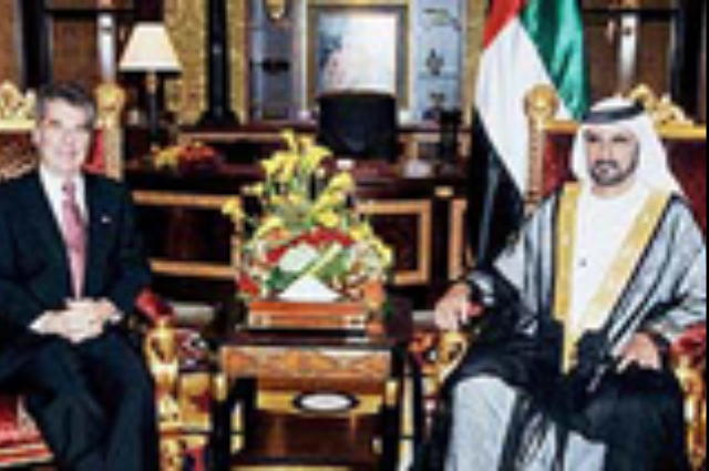 حمدان بن محمد يعزي في شهيد الوطن طارق الشحي 