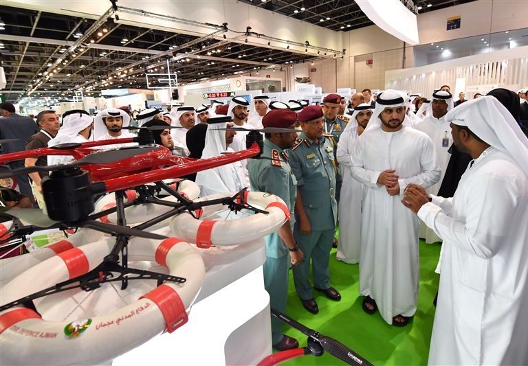 Maktoum bin Mohammed visits Ajman Government's pavilion at GITEX